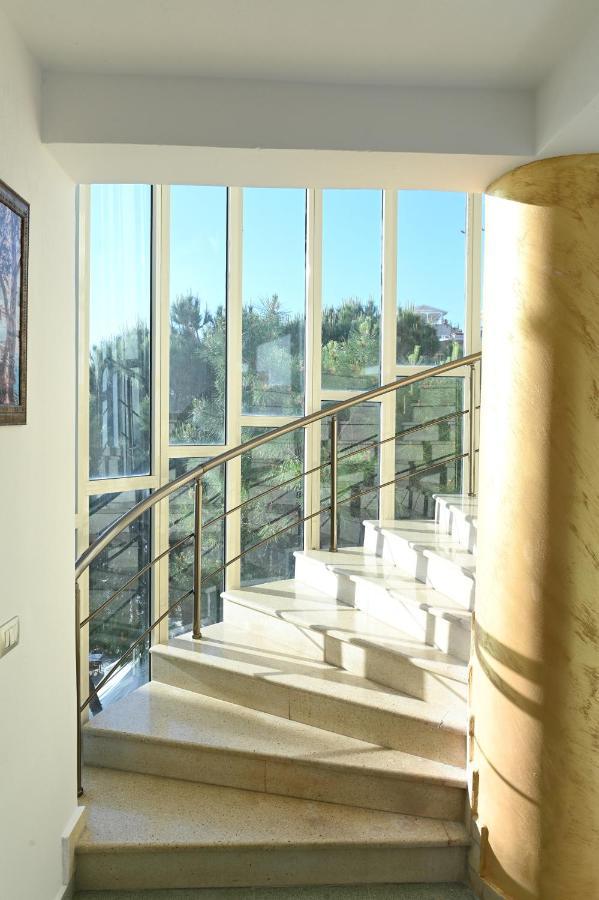Vila Oxinn Kryemedhej ภายนอก รูปภาพ